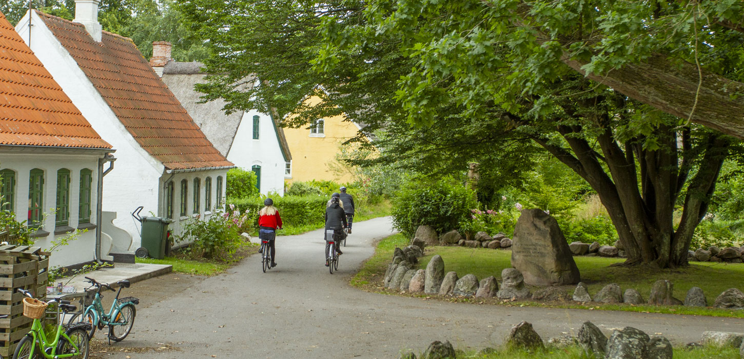 Det er nemt at komme rundt på Strynø på cykel