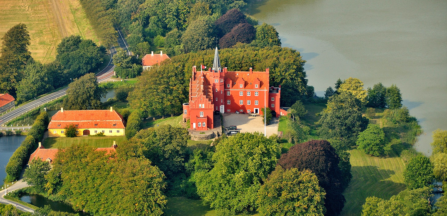 Tranekær slot set fra luften