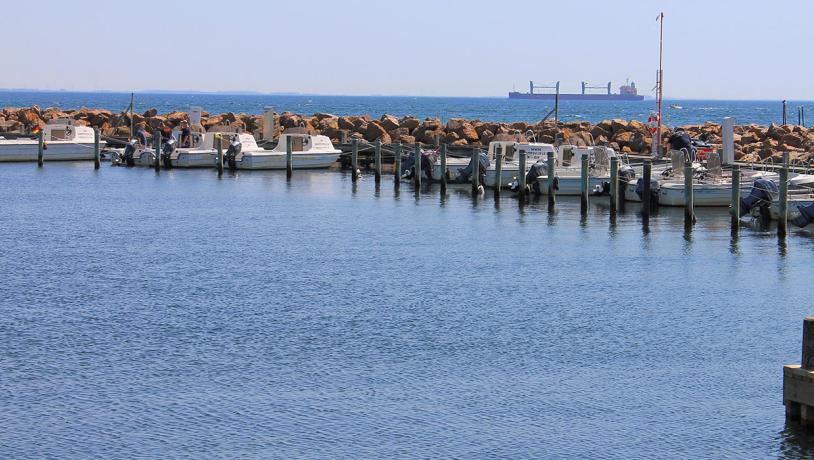  Lystbåde ved havn på Spodsbjerg Havn