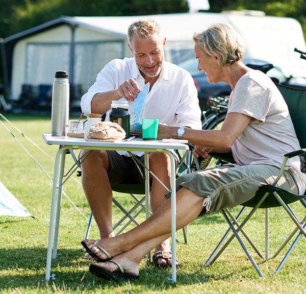 Par på campingferie